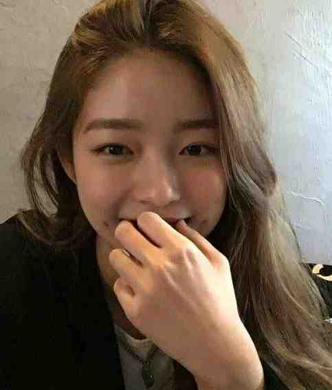 上司在救护车上沿途拍照耽误40分钟，得知真相后她悔疯了短篇