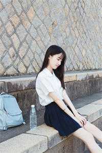 中年被老婆离婚，我包养黑丝女神无删版