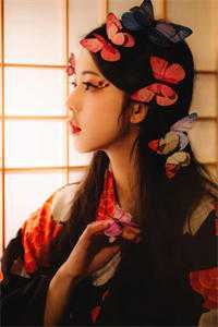 心似落雪，不见归人短篇