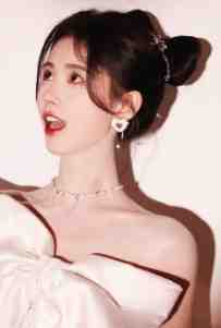 未婚夫和女兄弟在酒吧领证，我摇骰子让他们倾家荡产火爆小说