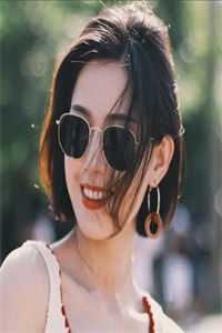 中年被老婆离婚，我包养黑丝女神章节