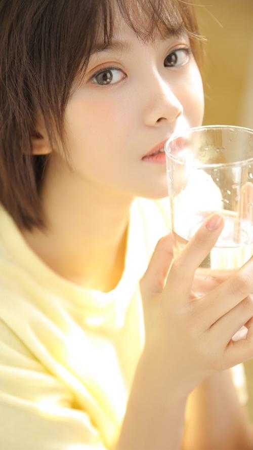 月色将尽，不偏旧人精彩