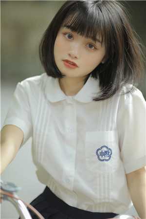 上司在救护车上沿途拍照耽误40分钟，得知真相后她悔疯了精修版